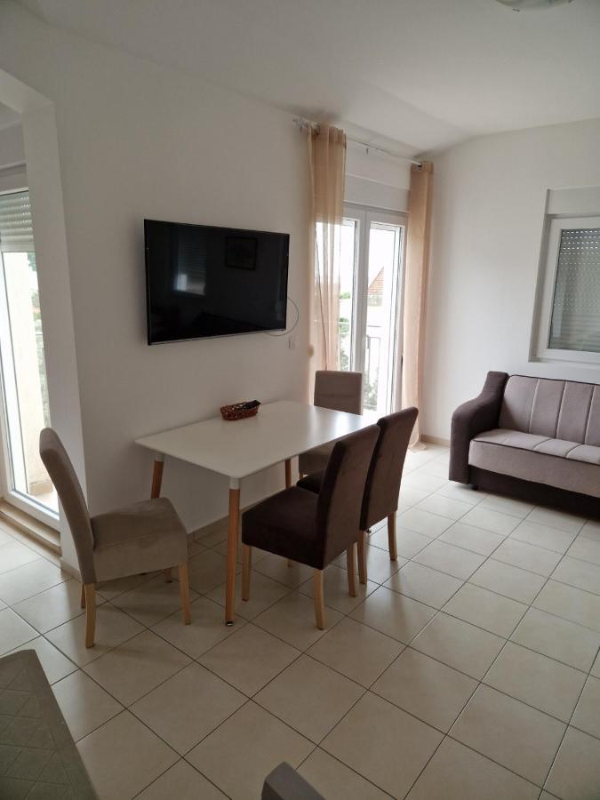 Apartmani Marina Kopitovic Petrovac المظهر الخارجي الصورة