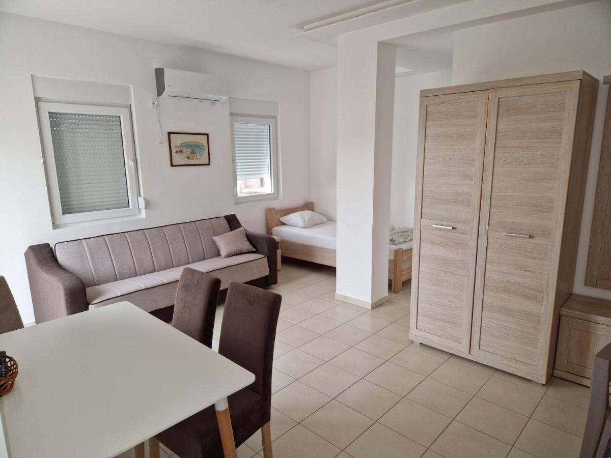 Apartmani Marina Kopitovic Petrovac المظهر الخارجي الصورة