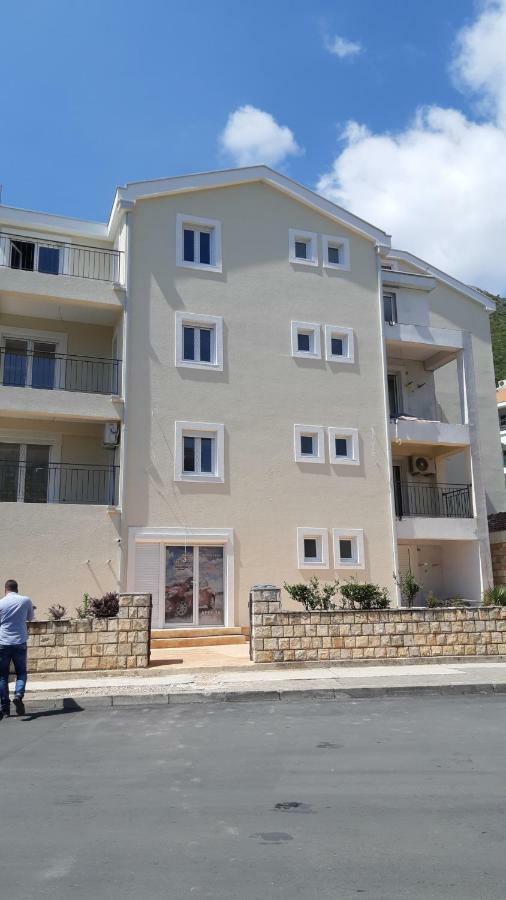 Apartmani Marina Kopitovic Petrovac المظهر الخارجي الصورة