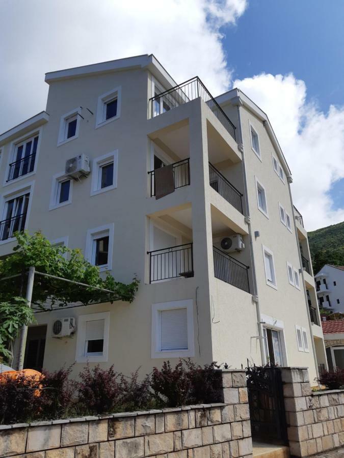 Apartmani Marina Kopitovic Petrovac المظهر الخارجي الصورة