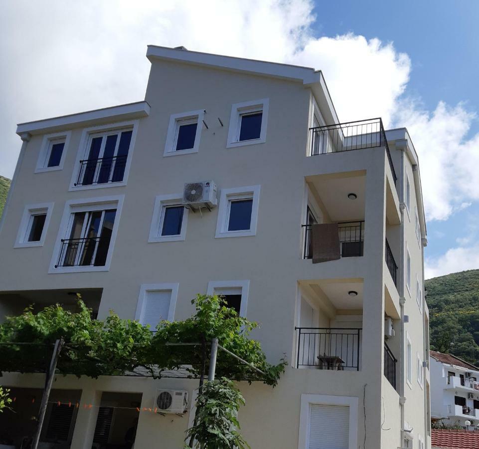 Apartmani Marina Kopitovic Petrovac المظهر الخارجي الصورة