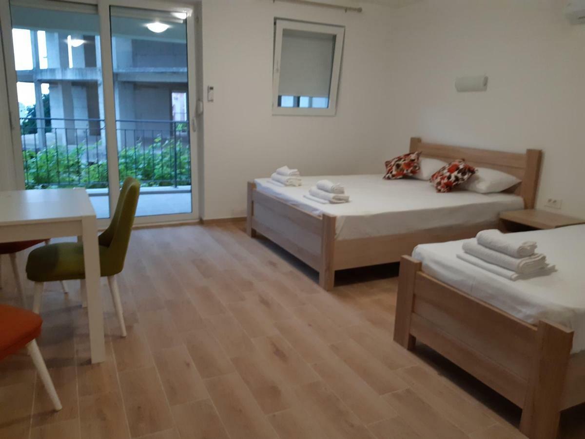 Apartmani Marina Kopitovic Petrovac المظهر الخارجي الصورة