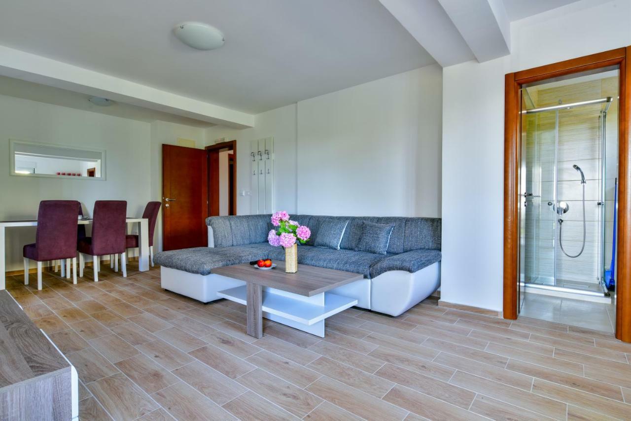 Apartmani Marina Kopitovic Petrovac المظهر الخارجي الصورة
