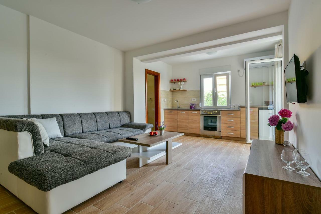Apartmani Marina Kopitovic Petrovac المظهر الخارجي الصورة