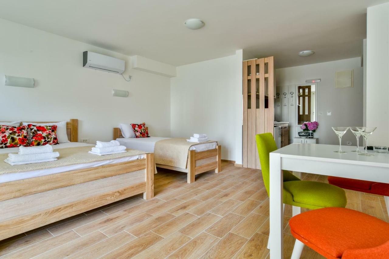 Apartmani Marina Kopitovic Petrovac المظهر الخارجي الصورة
