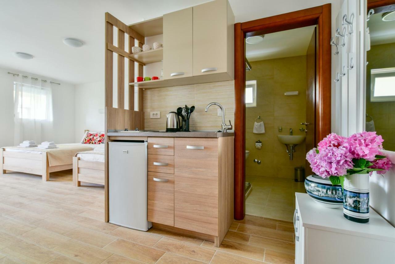 Apartmani Marina Kopitovic Petrovac المظهر الخارجي الصورة