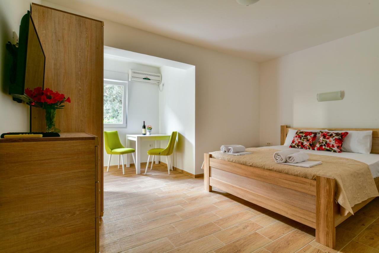 Apartmani Marina Kopitovic Petrovac المظهر الخارجي الصورة