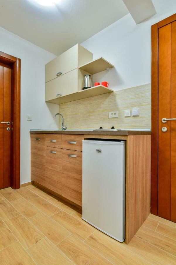 Apartmani Marina Kopitovic Petrovac المظهر الخارجي الصورة
