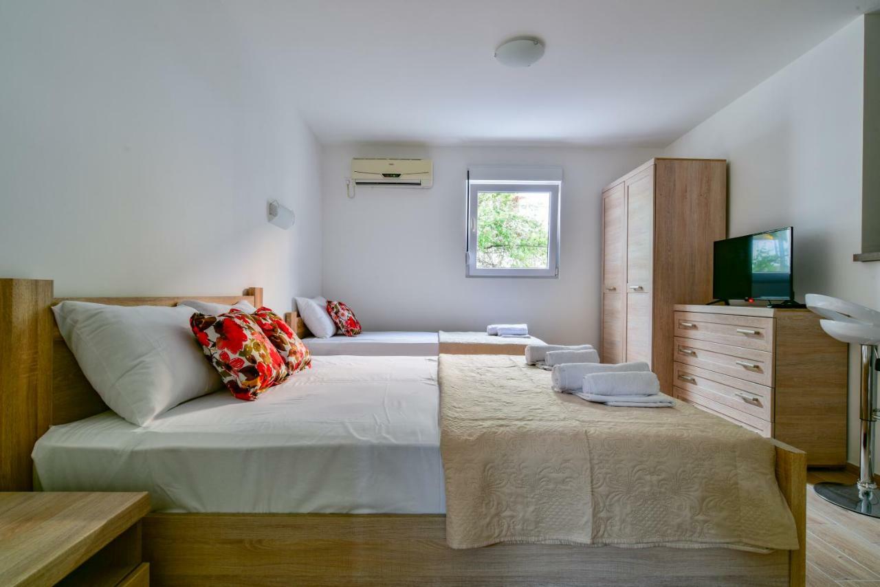 Apartmani Marina Kopitovic Petrovac المظهر الخارجي الصورة