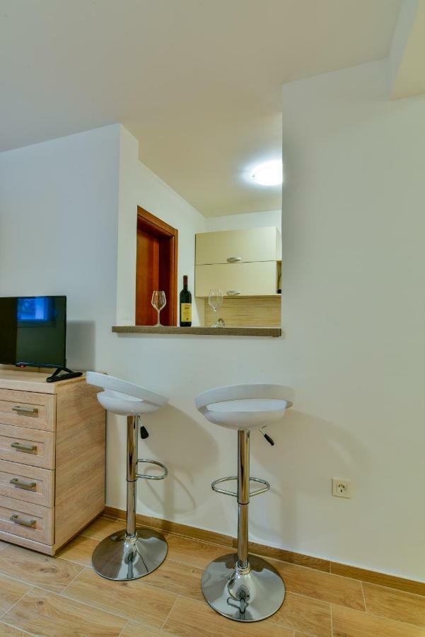 Apartmani Marina Kopitovic Petrovac المظهر الخارجي الصورة